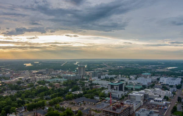 Montgomery, Alabama 'nın günbatımındaki hava manzarası