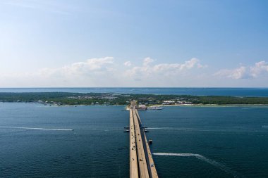 2023 Anma Günü 'nde Pensacola Plajı' nın hava manzarası.