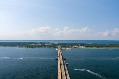 2023 Anma Günü 'nde Pensacola Plajı' nın hava manzarası.