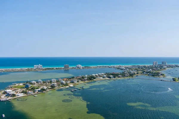 2023 Anma Günü 'nde Pensacola Plajı' nın hava manzarası.