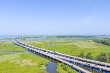 Mobile Körfezi 'ndeki Jubilee Parkway köprüsünün insansız hava aracı fotoğrafları.