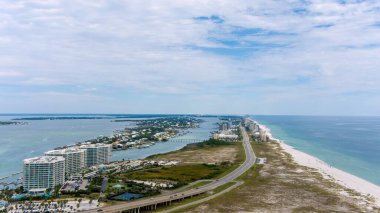 Ekim 2023 'te Alabama, Orange Beach' in hava manzarası.