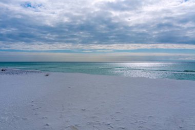 Ekim 'de Pensacola, Florida' daki sahilin havadan görüntüsü.