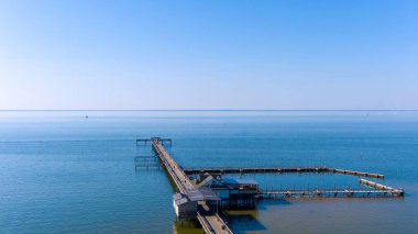 Mobile Körfezi 'nin doğu kıyısındaki Alabama Belediye İskelesi, Fairhope' un hava manzarası.