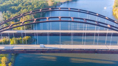 Kasım 'da Mobile, Alabama yakınlarındaki Dolly Parton köprüsünün hava görüntüsü