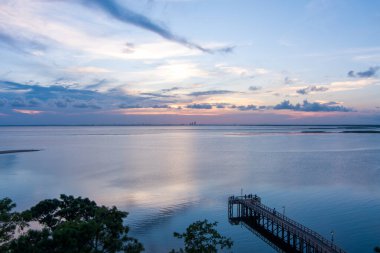 Daphne, Alabama 'da Mobile Bay İskelesi Yaz Günbatımı