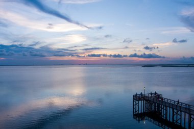 Daphne, Alabama 'da Mobile Bay İskelesi Yaz Günbatımı