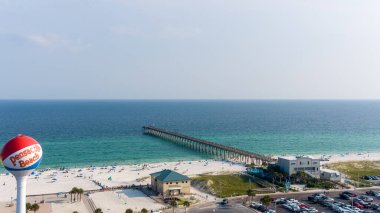 Pensacola, Florida 'daki körfez rıhtımının havadan görüntüsü.
