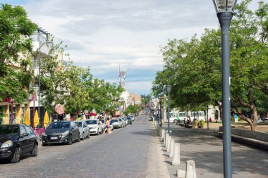 Alta Gracia, Cordoba - 15 Ocak 2020: Arjantin 'in Cordoba Eyaleti' ndeki Alta Gracia City 'de Central Street