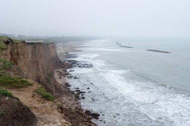 Mar Del Plata City 'nin güneyindeki Cliff, Buenos Aires, Arjantin