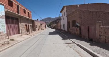Tilcara, Jujuy Eyaleti, Arjantin 'de bir sokakta çekilmiş.