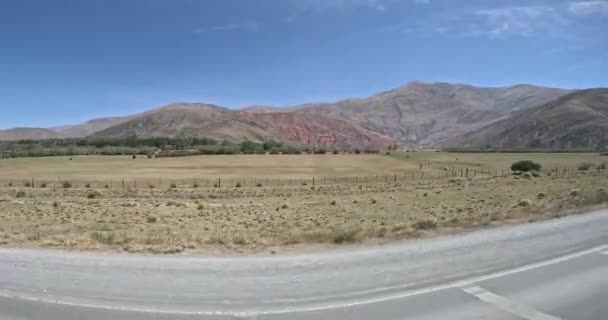 アルゼンチンのチラカラ地域の北アルゼンチンで旅行 ジュジュジュイのハマハバレー アルゼンチン — ストック動画