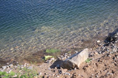 Bir Banyo Koyu 'nda berrak su