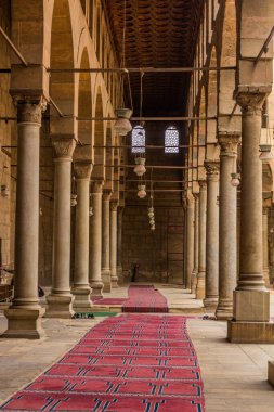 Kahire Kalesi, Mısır 'daki El Nasır Muhammed Camii' nin sütunları.