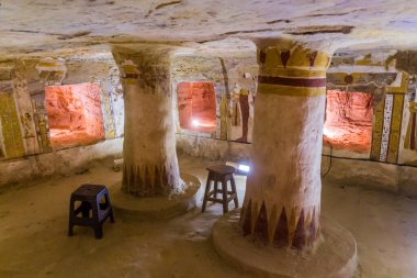 BAWitl, EGYPT - 5 Şubat 2019: Bahariya vahasındaki Zed Amun Ef Ankh Mezarlığı, Mısır