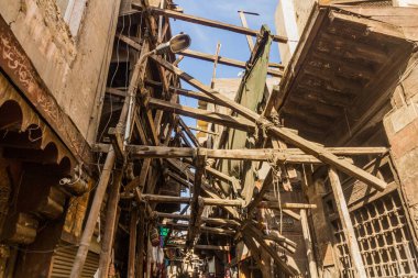 CAIRO, EGYPT - 29 Ocak 2019: Kahire, Mısır 'daki El-Hayamiya (Çadır Yapıcılar) caddesinde iskeleler