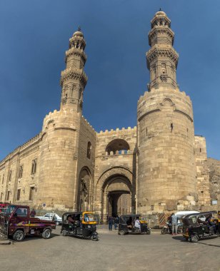 CAIRO, EGYPT - 29 HAZİRAN 2019: Kahire, Mısır 'daki Bab Zuweila kapısı