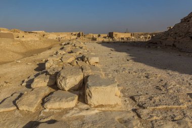 Mısır 'ın Saqqara kentindeki mezarlık manzarası