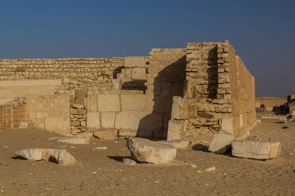 Mısır 'ın Saqqara kentindeki mezarlık manzarası