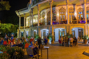 SHIRAZ, İRAN - 8 Temmuz 2019: Shiraz, İran 'daki Shapouri Evi Akşam Görüşü