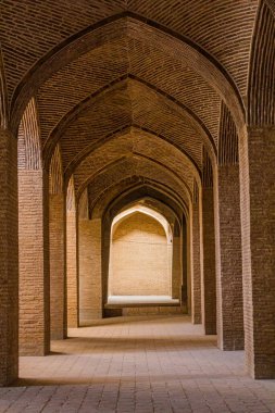 İran 'ın İsfahan kentindeki Jameh camiinin mahzenleri.