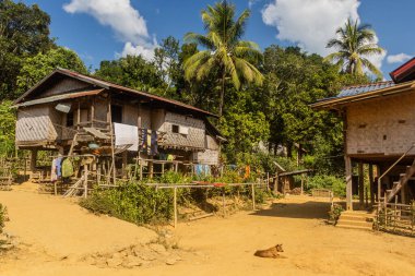 Muang Ngoi Neua yakınlarındaki Huay Sen köyü, Laos