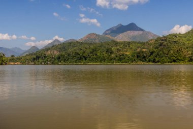 Nam Ou Nehri manzarası, Laos