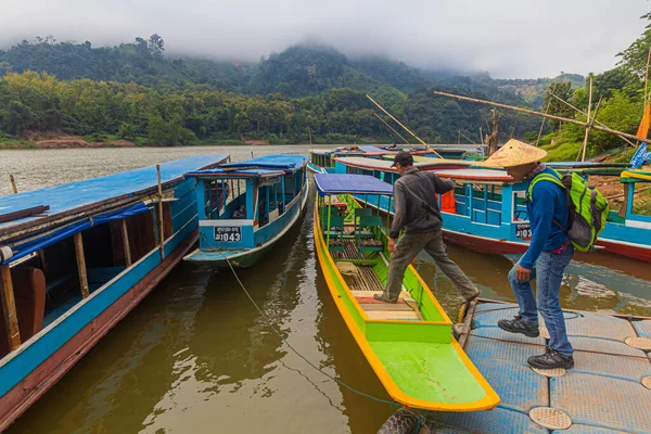 Нонг Хияу Лаос Ноября 2019 Года Лодки Реке Нам Деревне — стоковое фото