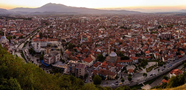 科索沃普里兹伦镇的日落空中景观 — 图库照片