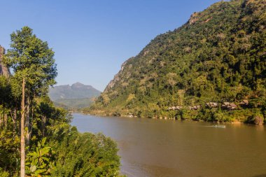 Nong Khiaw 'daki Nam Ou Nehri, Laos