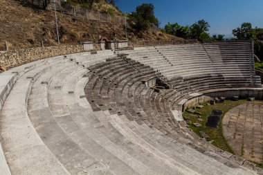 Kuzey Makedonya 'nın Bitola kenti yakınlarındaki Heraclea Lyncestis antik harabelerinde Roma tiyatrosu