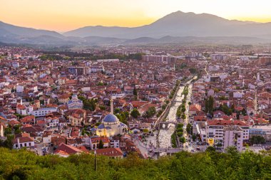 Kosova 'nın Prizren kentinin akşam manzarası