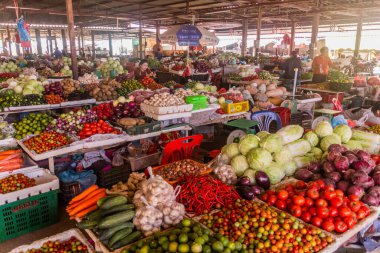 MUANG ŞARKI, LAOS - 17 Kasım 2019: Muang Sing, Laos 'taki sebze pazarı