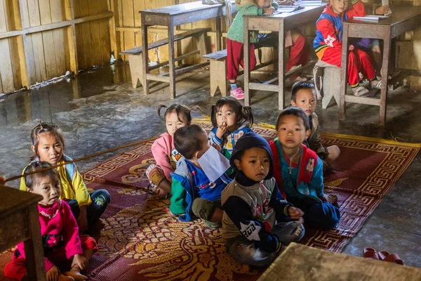 Namkhon Laos Noviembre 2019 Niños Una Escuela Local Aldea Namkhon —  Fotos de Stock