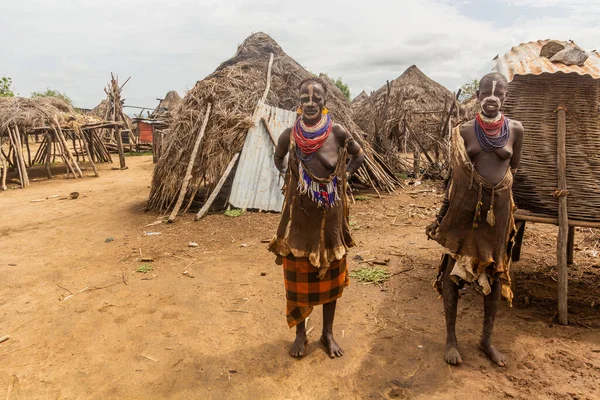 Korcho Etiopia Febbraio 2020 Membri Della Tribù Karo Nel Loro — Foto Stock