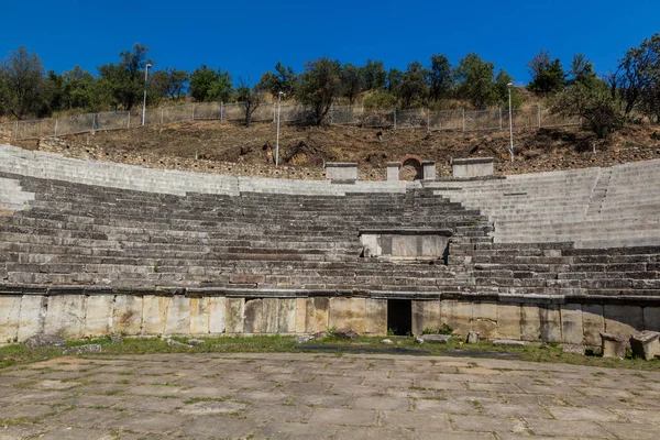 位于马其顿北部Bitola附近Heraclea Lyncestis古城遗址的罗马剧院 — 图库照片