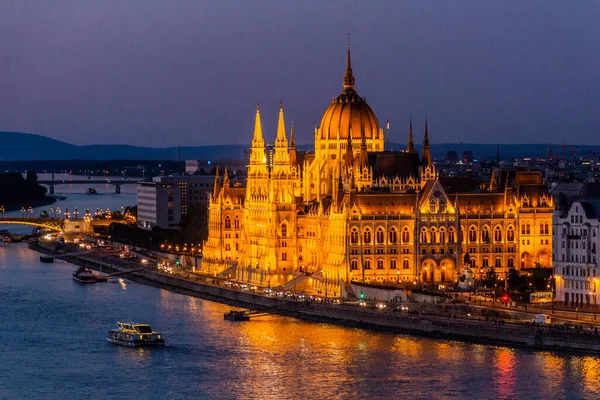 Abendblick Auf Die Donau Und Das Ungarische Parlamentsgebäude Budapest Ungarn — Stockfoto