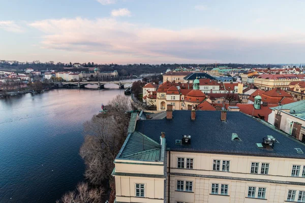 ヴルタヴァ川のプラハ チェコ共和国の空撮 — ストック写真