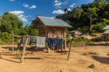 Nam Ha Ulusal Koruma Alanındaki köy, Laos