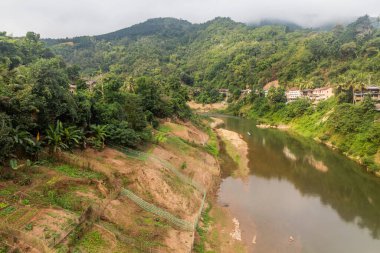 Muang Khua kasabasındaki Nam Phak nehri, Laos