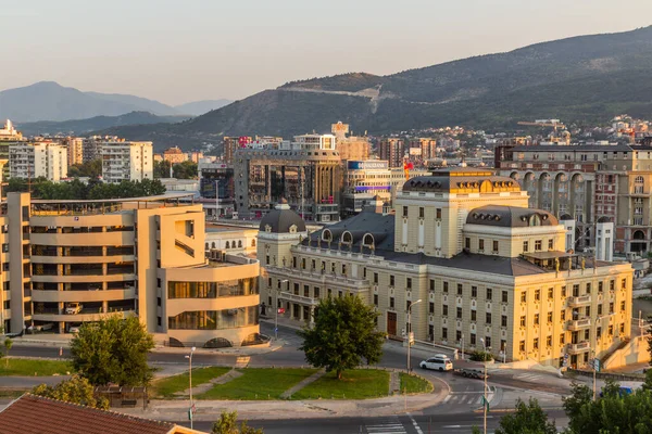 Skopjeスカイラインの夕景 北マケドニア 8月10 2019 Skopjeスカイラインの夕景 北マケドニア — ストック写真