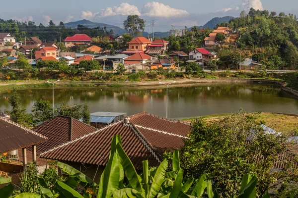 老挝丰沙里的一个小池塘 — 图库照片