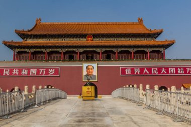 BEIJING, ÇİN - 18 Ekim 2019: Tiananmen İlahi Barış Kapısı Pekin, Çin