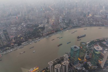 Huangpu nehri, Çin ile Şangay 'ın merkezinin akşam manzarası
