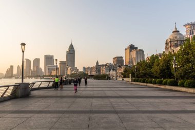 ŞANGHAI, ÇİN - 24 EKİM 2019 Şangay 'ın Riverside' ı, Bund, Çin