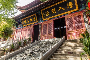 WUHAN, ÇİN - 31 Ekim 2019 Wuhan, Çin 'deki Baotong Tapınağı