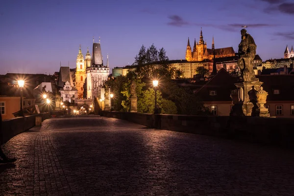 Вечер Карлова Моста Праге Чехия — стоковое фото