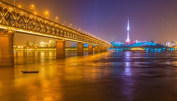 Vista Noturna Primeira Ponte Sobre Rio Yangzi Chang Jiang Wuhan — Fotografia de Stock