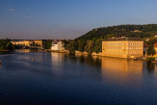 Vista Ribera Del Río Moldava Praga República Checa —  Fotos de Stock