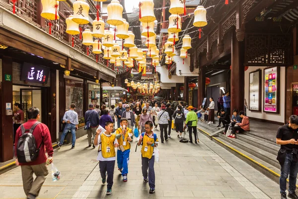 Shanghai Kina Oktober 2019 Människor Yuyuan Basaren Gamla Stan Shanghai — Stockfoto